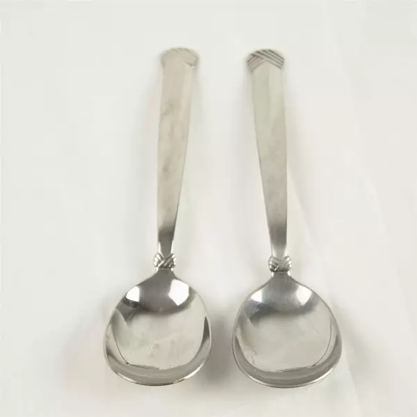 Set of 2 Oneida Satin Rattan Sugar Spoons Stainless Flatware 6"
