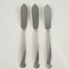 Set of 3 Oneida Satin Rattan Stainless Flat Handle Master Butter Knives