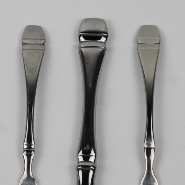 Lot of 3 Oneida Silver Roosevelt Pattern 18/10 SS 2 Butter Knives 1 Dinner Knife