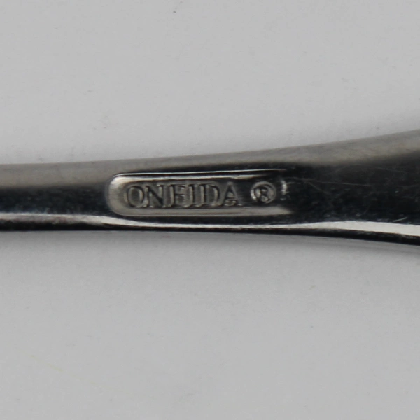 Lot of 5 Oneida Surge Stainless Steel Teaspoons 6 1/4"