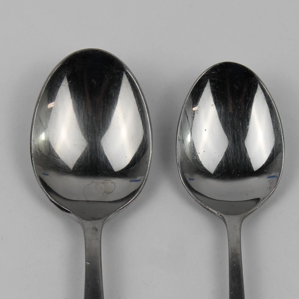 Lot of 4 Oneida (Northland) Dane Pattern 3 Teaspoons 1 Oval Soup Spoon Good HTF