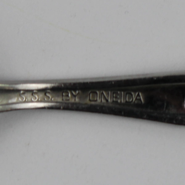 Lot of 4 Oneida Silver Rose Queen Pattern Stainless Teaspoons 6" Good