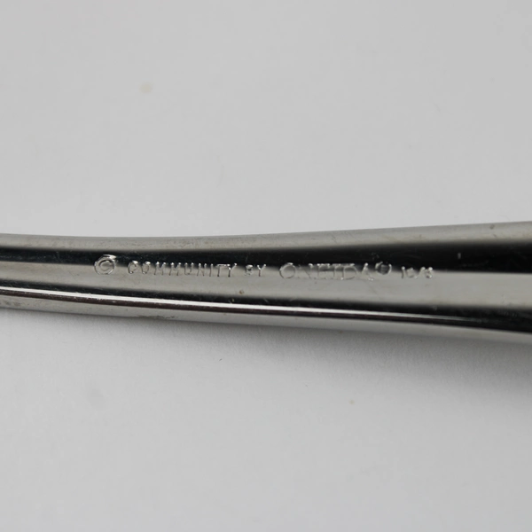 Oneida Silver Rondel Pattern 18/8 Stainless Pierced Pie Server 9.25"