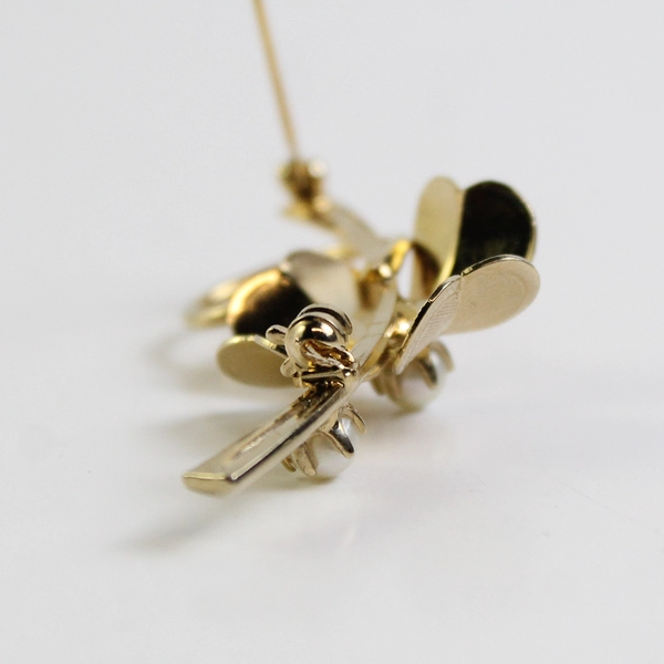 Vintage Gold-Tone Shamrock Flower Imitation Pearls Brooch