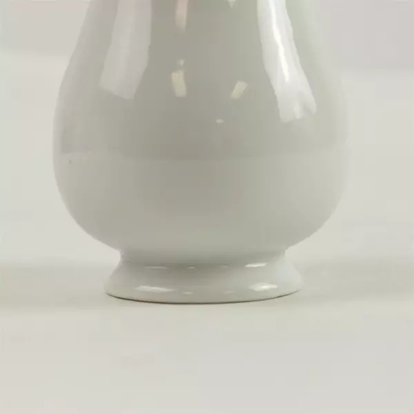 Regalia White Ceramic Salt Shaker 5.5in Pre-Owned Clean Classic