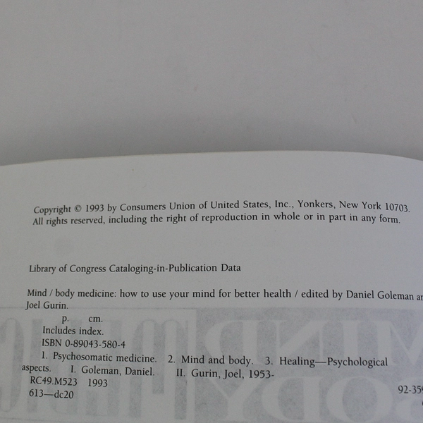 Mind Body Medicine: How to Use Your Mind for Better Health 1998 Paperback