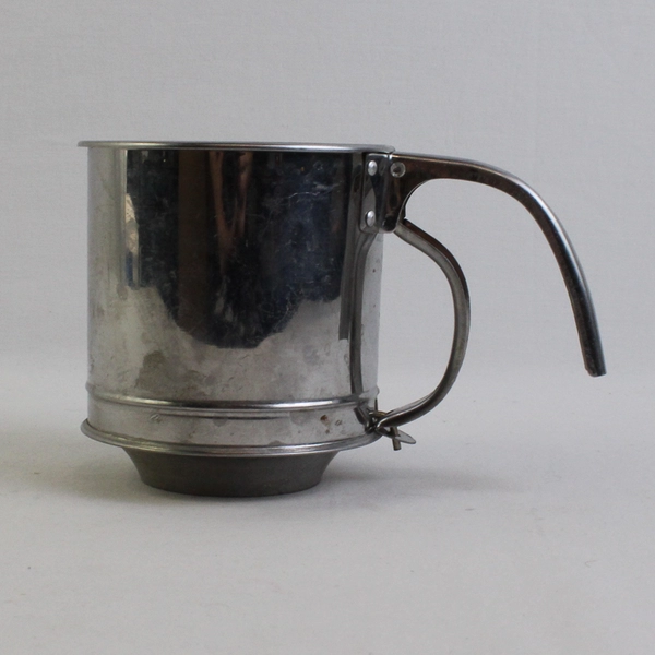  Small Stainless Steel Flour Sifter with Pull Lever Kitchen Gadget