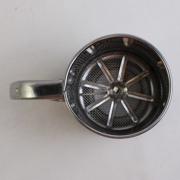  Small Stainless Steel Flour Sifter with Pull Lever Kitchen Gadget