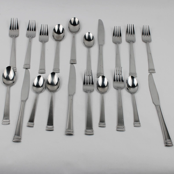 Lot of 20- Four 5-Piece Place Settings Oneida Flatware Silver Dorset Pattern