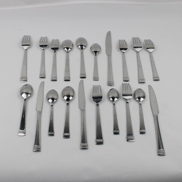 Lot of 20- Four 5-Piece Place Settings Oneida Flatware Silver Dorset Pattern