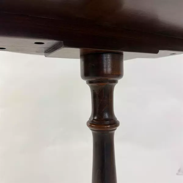 Vintage Ethan Allen Mahogany Wood Georgian Pedestal End Table 