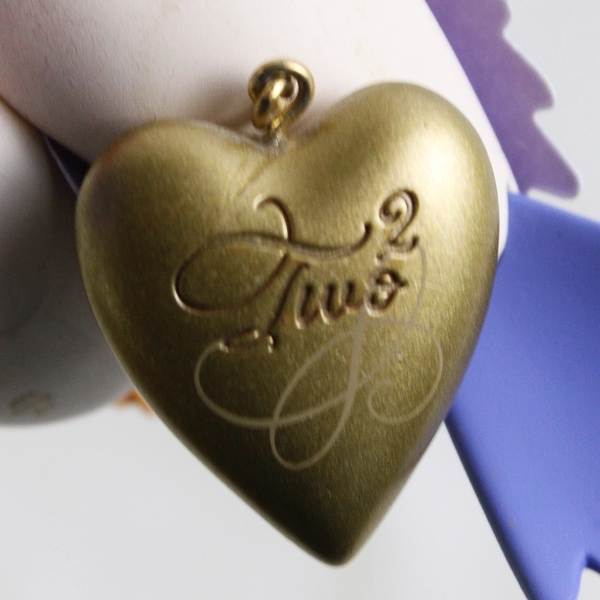 Hallmark Keepsakes Two Turtle Doves Christmas Ornament 2012 No Box