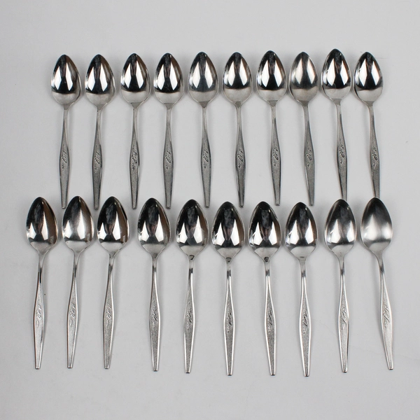 Set of 20 Oneida Community Woodmere Teaspoons Stainless Steel Glossy Finish