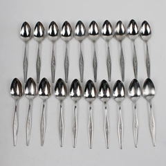 Set of 20 Oneida Community Woodmere Teaspoons Stainless Steel Glossy Finish