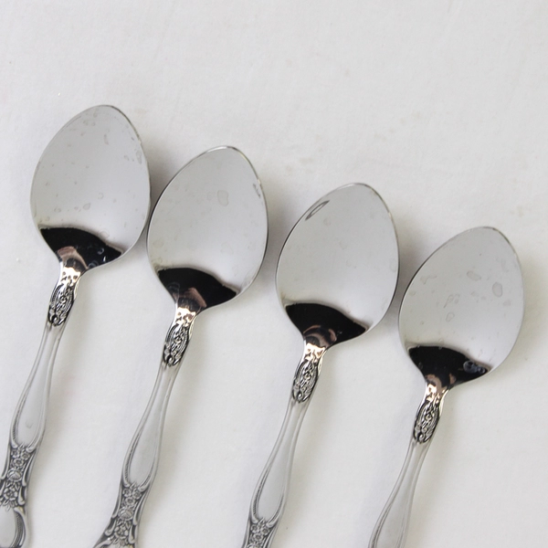 A Set of 4 Miracle Maid MMA2 Pattern Teaspoons Stainless Steel 6 Inches