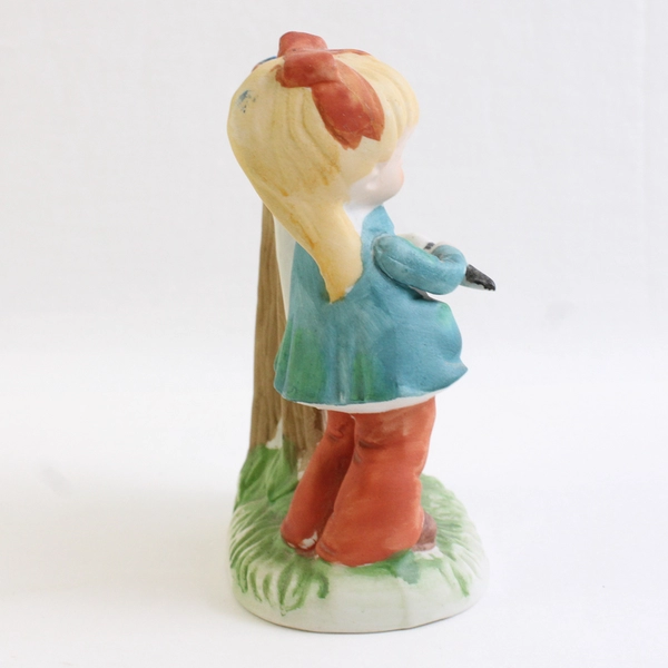 Vintage Lefton Girl Painting Figurine With 4" Tall Painted Porcelain