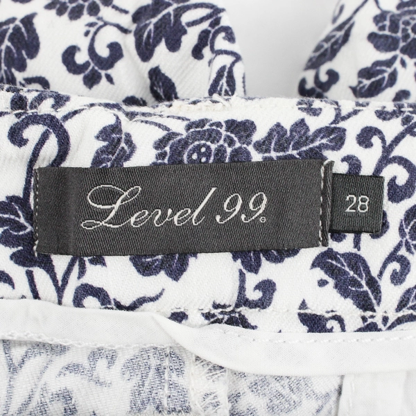 Level 99 Blue Floral Shorts Women's Size 28