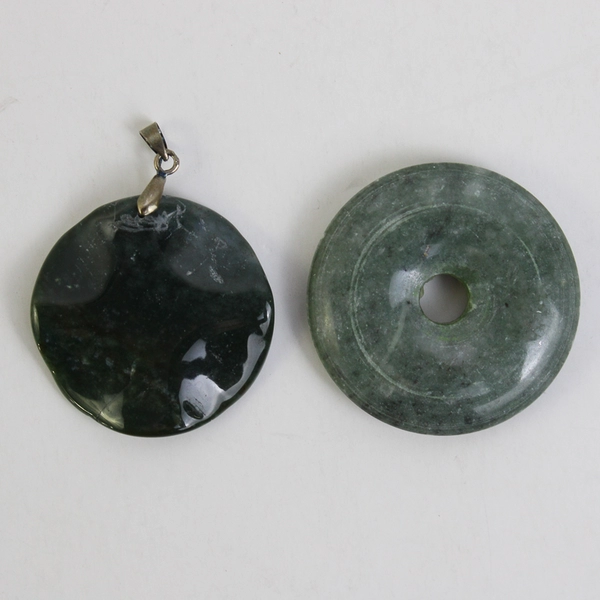 Lot of 5 Circular Fashion Pendant Stones, 2 with Central Hole, Green and Black