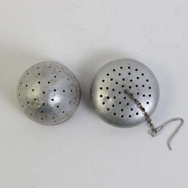 VTG Aluminum Acorn Shape Loose Leaf Tea Infuser with Hook Chain