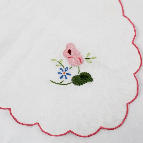 Vintage Floral Applique Scallop Edge White Cloth Bread Basket Liner