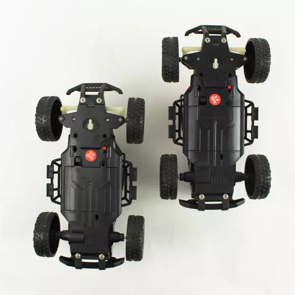 Set of 2 Mantis RC Crawler Cars Red & Green Untested w/ Remote