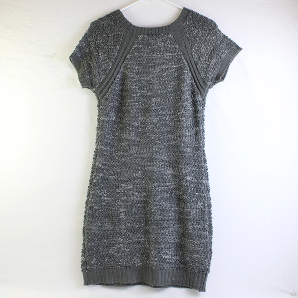 Made For Me To Look Amazing Junior's L Gray Short Sleeve Sweater Dress
