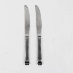 Lot Of 2 Cambridge Silver Codie Pattern Dinner Knives Stainless 8.5 Inches