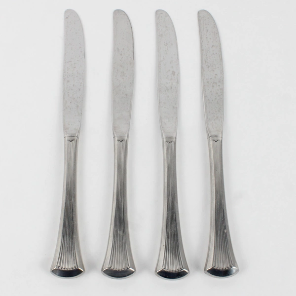 Lot of 4 International Silver Creation II 18/8 Stainless Dinner Knives 9.25"
