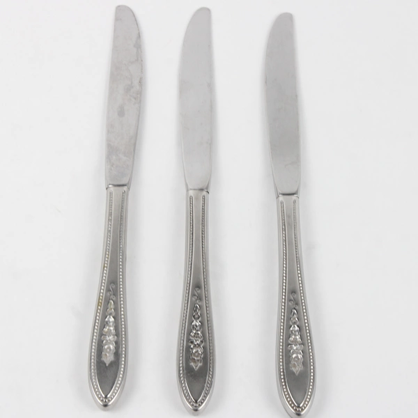 Lot of 3 International Silver Brocade Pattern Dinner Knives Stainless 9" Long