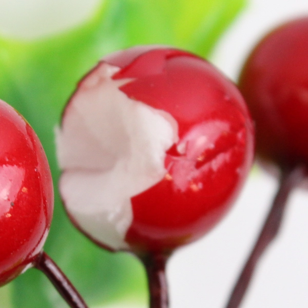 Lot of 21 Artificial Mistletoe Pieces & 6 Pinecones Hanging Decorations