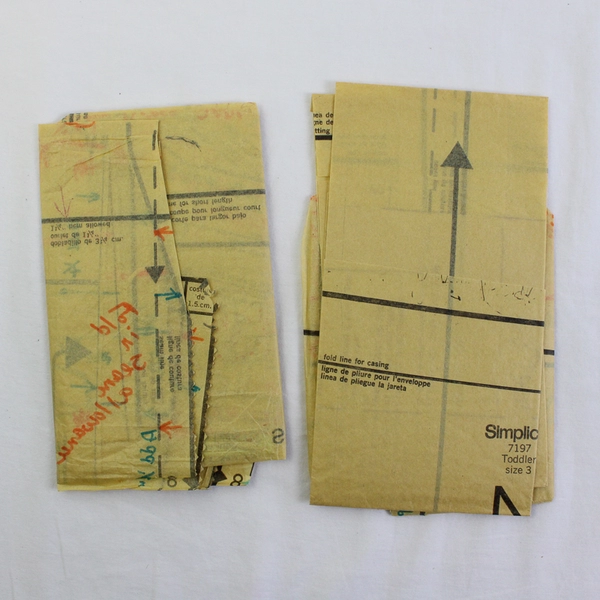 Simplicity 7197 Toddlers Dress & Pinafore Patterns Girls Size 3 (1972)