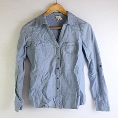 Girl Krazy Women's M Light Wash Denim Button Up Shirt with Roll Tab Sleeves