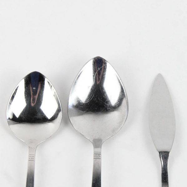 Lot Of 6 Oneida Silver Rogers Danish Court (Stainless) Flatware Knives & Spoons