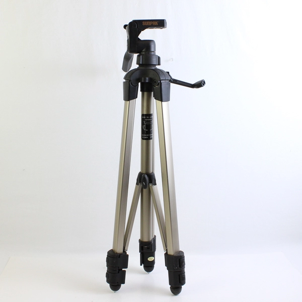 Sunpak 8001 UT Camera Video Tripod With 3-Way Pan/Tilt Head