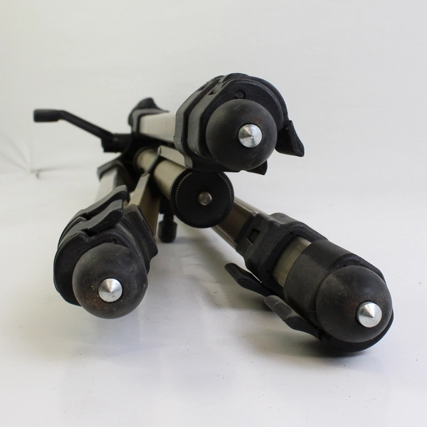 Sunpak 8001 UT Camera Video Tripod With 3-Way Pan/Tilt Head