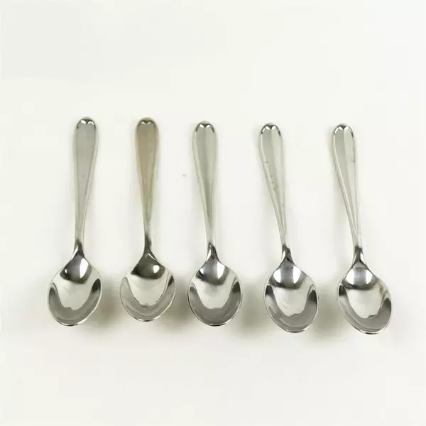 Lot of 5 Oneida Silver Wagner Pattern 18/10 Stainless Oval Shaped Soup Spoons 7"