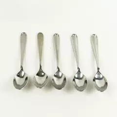 Lot of 5 Oneida Silver Wagner Pattern 18/10 Stainless Oval Shaped Soup Spoons 7"