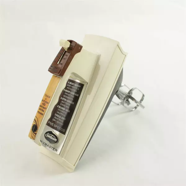 Vintage Sunbeam Mixmaster Heavy Duty 5-Speed Hand Mixer Cream/Brown