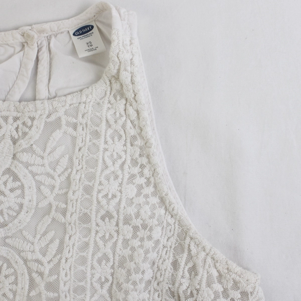 Old Navy Solid White Color Lace Pattern Sleeveless Top Women's Size XS