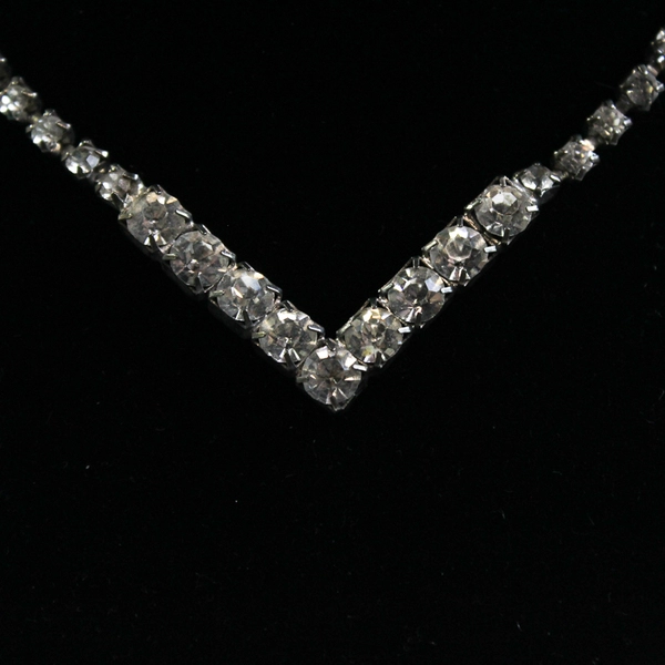 Vintage Unbranded Silver Toned V-Shaped Faux Diamond Tennis Necklace 15"