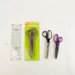 Lot of 4 Craft Rulers & Scissors Sewing Scrapbooking Measuring Set