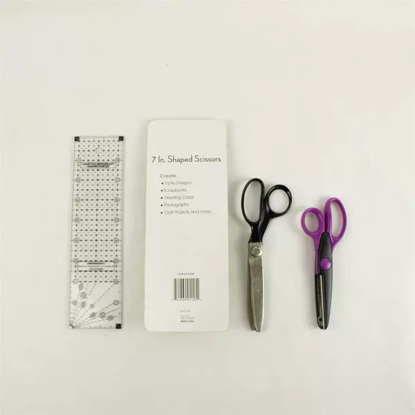 Lot of 4 Craft Rulers & Scissors Sewing Scrapbooking Measuring Set