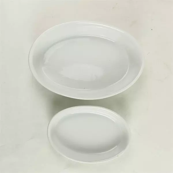 Set of 2 Pier 1 White Oval Serving Dishes 10x7x2.25in 