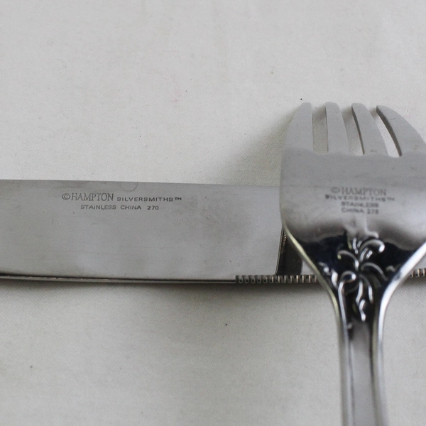 Lot Of 5 Hampton Silversmiths Fleur (Stainless) Flatware Dinner Knives & 1 Fork