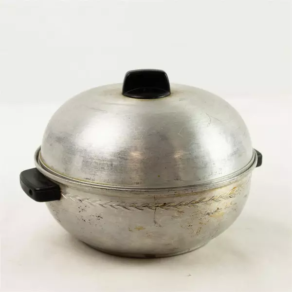 Vintage West Bend Aluminum Bun Warmer 3-Piece Bakelite Handles