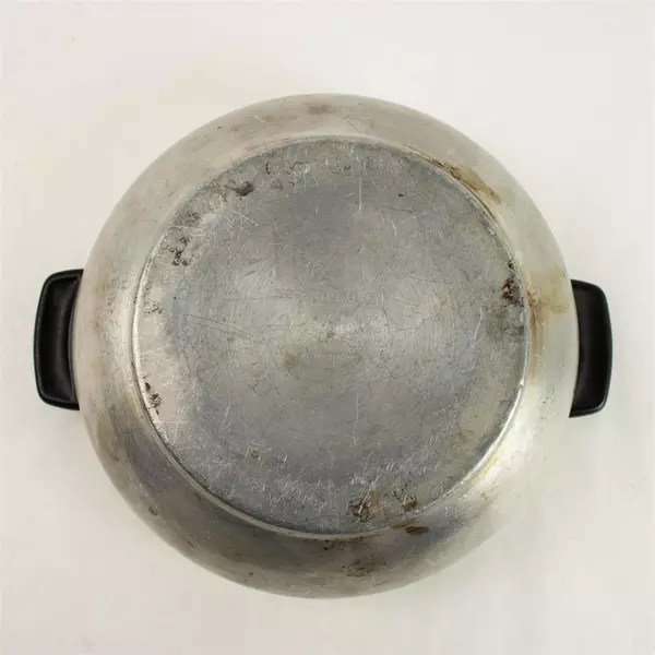 Vintage West Bend Aluminum Bun Warmer 3-Piece Bakelite Handles