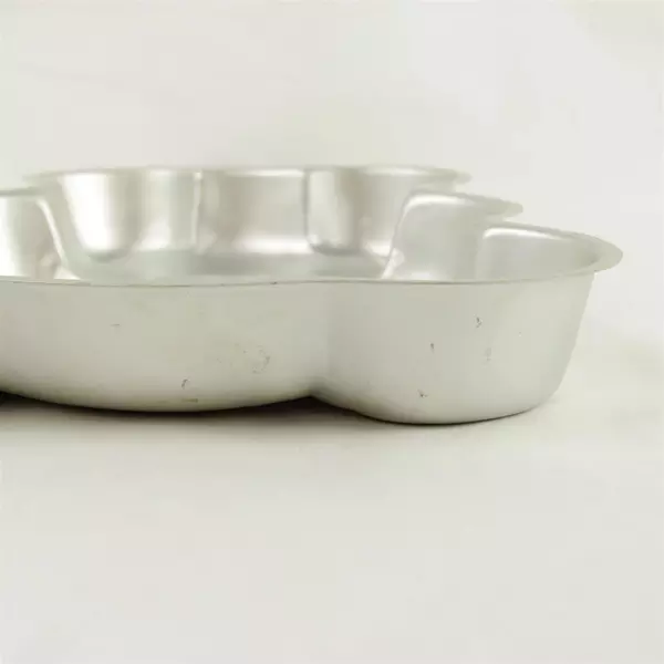 Wilton Huggable Teddy Bear Cake Pan Mold 13.5in x 12in Baking Pan