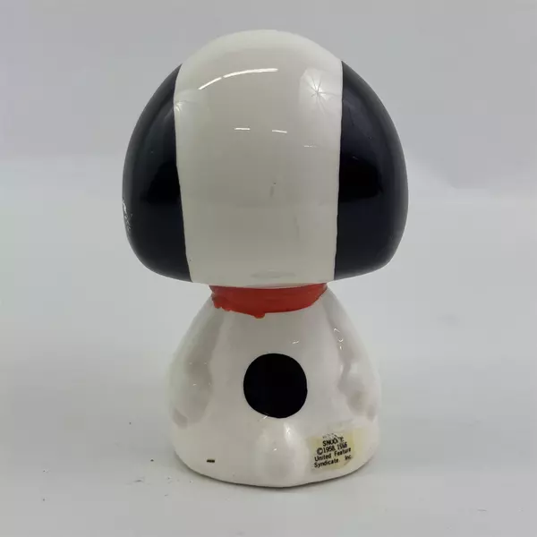 Vintage 1966 United Feature Syndicate Snoopy Ceramic Figurine 