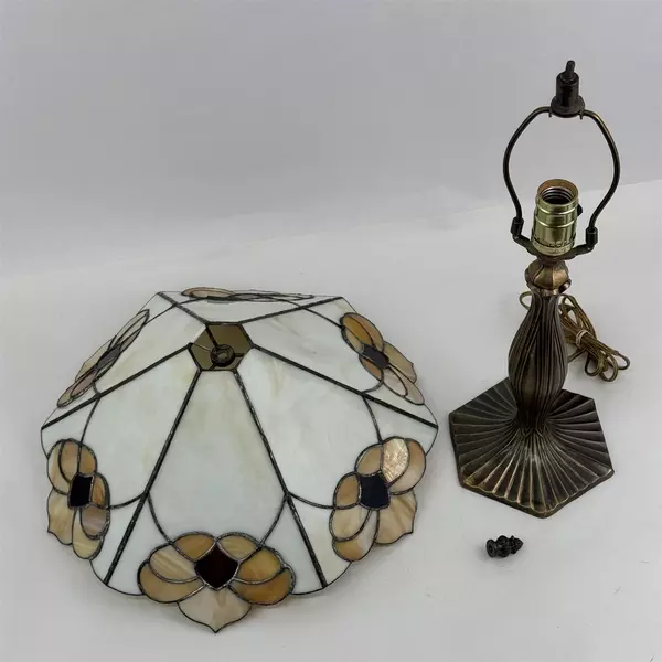 Vintage Lamp Bronze Tiffany Style Table Lamp Floral Stained Glass  Shade
