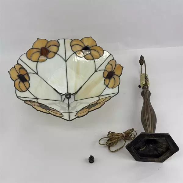 Vintage Lamp Bronze Tiffany Style Table Lamp Floral Stained Glass  Shade
